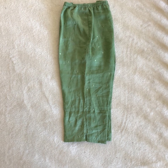 Beautiful sage green linen capris with embroidered polka dots - Picture 8 of 10